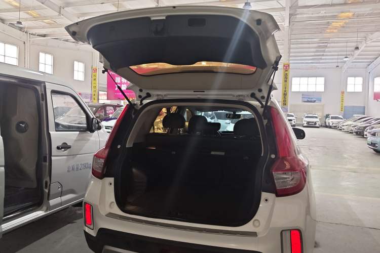 Used Geely Auto Vision X6 2016 1.3T CVT Flagship Model Trunk