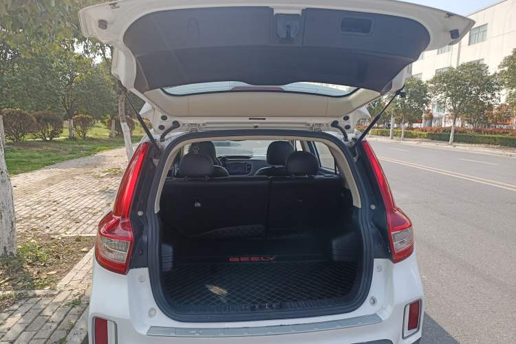 Used Geely Auto Vision X6 2016 1.8L Manual Luxury Model Trunk