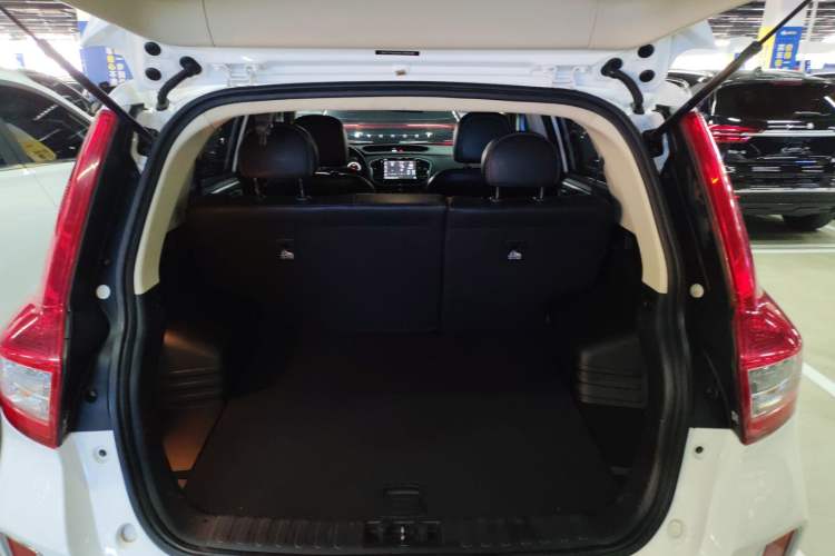 Used Geely Auto Vision X6 2016 1.8L Manual Luxury Model Trunk