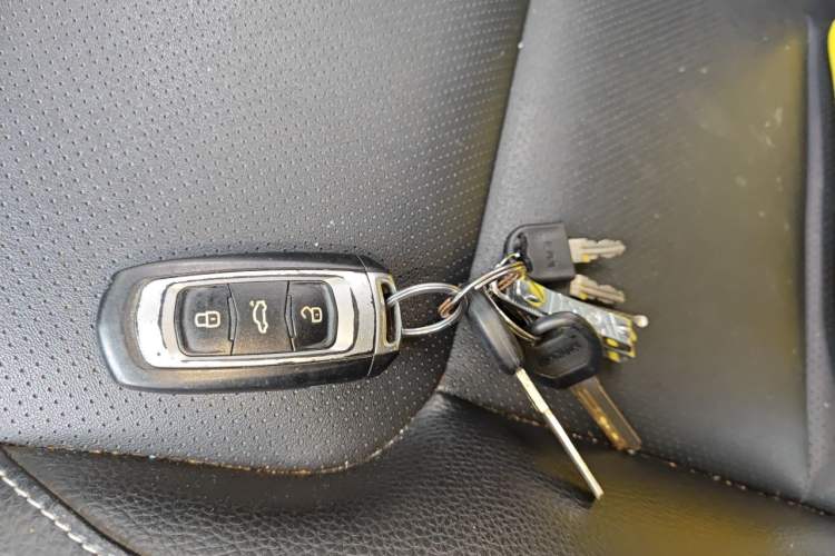 Used Geely Auto Vision X6 2016 1.8L Manual Luxury Model Vehicle Key