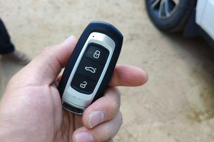 Used Geely Auto Vision X6 2016 1.3T CVT Flagship Model Vehicle Key