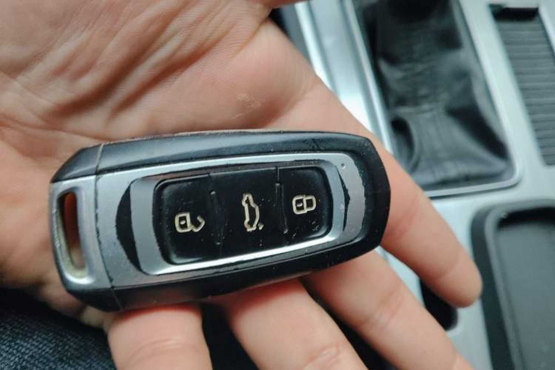 Used Geely Auto Vision X6 2016 1.3T CVT Luxury Model Vehicle Key