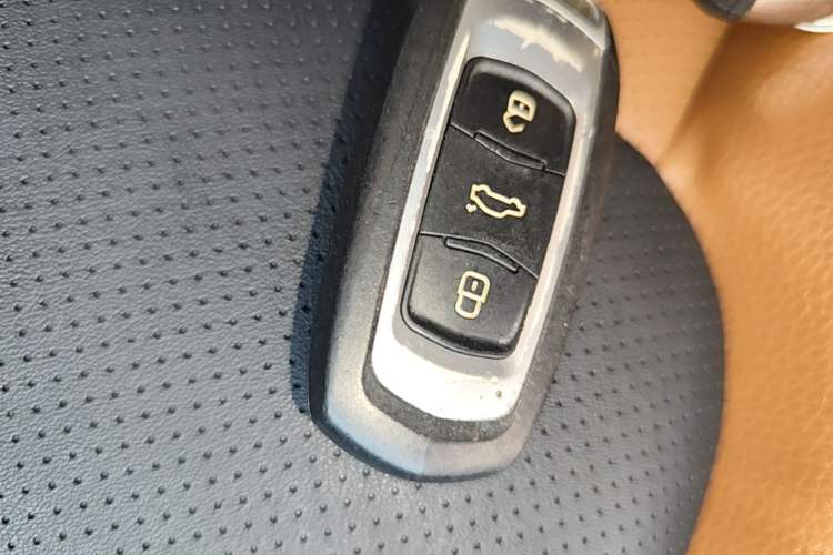Used Geely Auto Vision X6 2016 1.3T CVT Luxury Model Vehicle Key