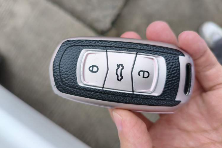 Used Geely Auto Vision X6 2016 1.8L Manual Luxury Model Vehicle Key