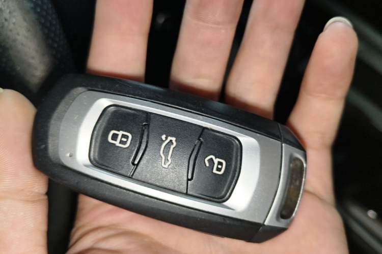 Used Geely Auto Vision X6 2016 1.3T CVT Luxury Model Vehicle Key