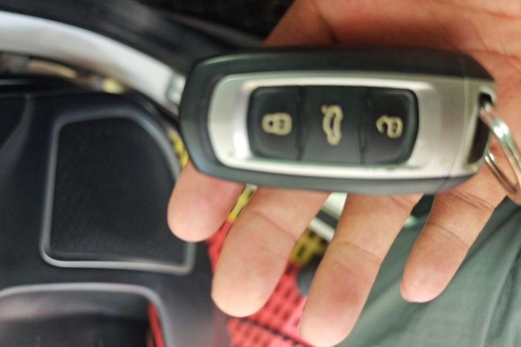 Used Geely Auto Vision X6 2016 1.3T CVT Luxury Model Vehicle Key