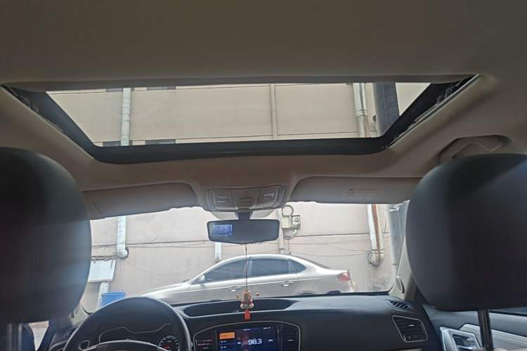 Used Geely Auto Vision X6 2016 1.3T CVT Luxury Model Headliner