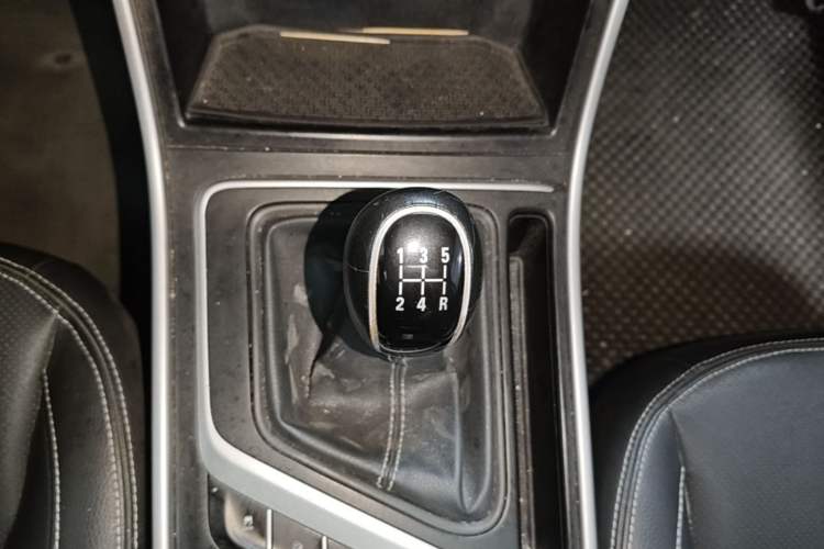 Used Geely Auto Vision X6 2018 1.8L Manual 4G Connect Luxury Edition Gear Lever