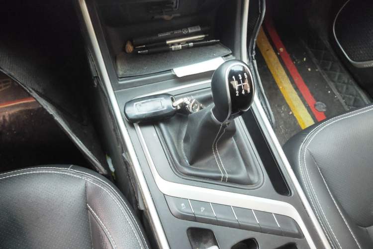 Used Geely Auto Vision X6 2018 1.8L Manual 4G Connect Luxury Edition Gear Lever