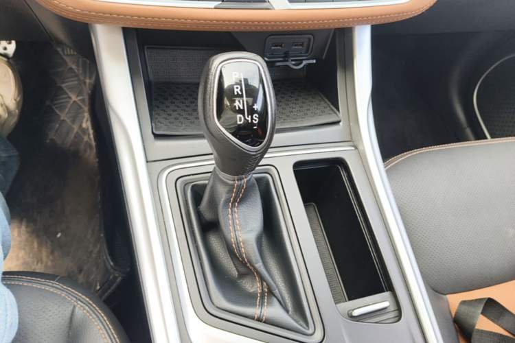 Used Geely Auto Vision X6 2018 1.4T CVT 4G Connected Luxury Version Gear Lever