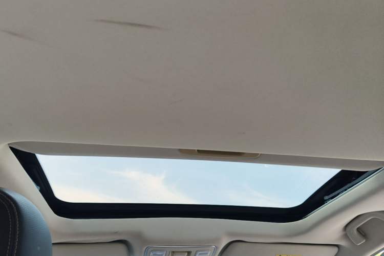 Used Geely Auto Vision X6 2018 1.4T CVT 4G Connected Luxury Version Headliner