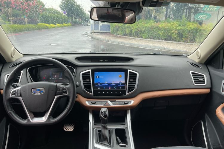 Used Geely Auto Vision X6 2018 1.4T CVT 4G Connected Luxury Version Interior 2