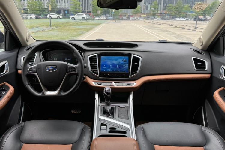 Used Geely Auto Vision X6 2018 1.4T CVT 4G Connected Luxury Version Interior 3