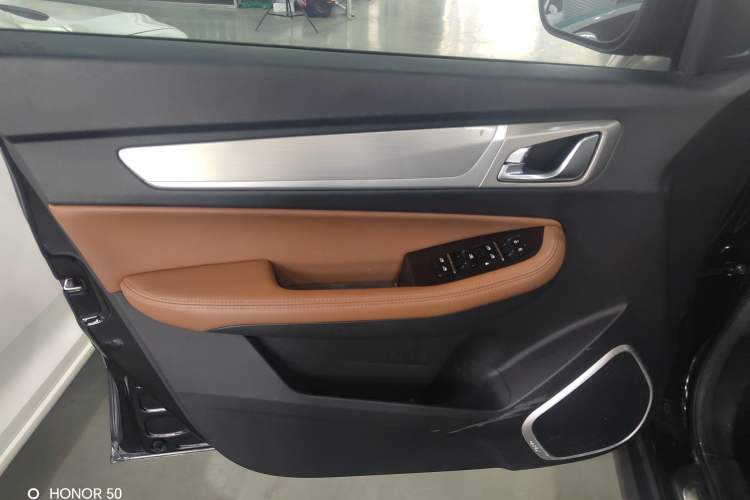 Used Geely Auto Vision X6 2018 1.4T CVT 4G Connected Luxury Version Interior 9