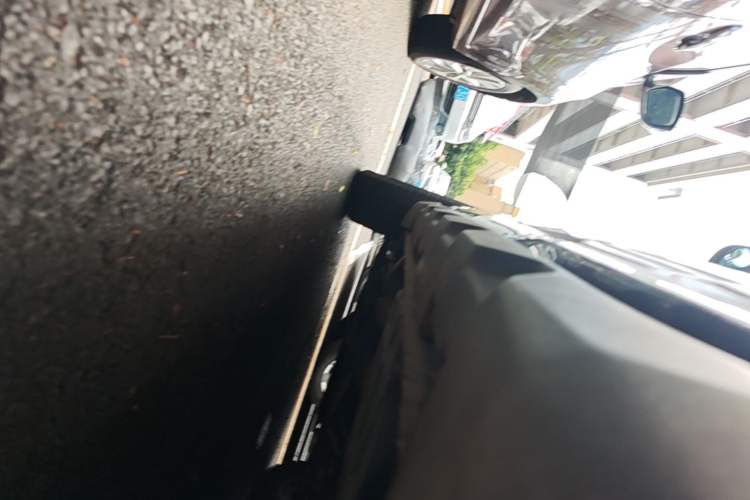 Used Geely Auto Vision X6 2018 1.8L Manual 4G Connect Luxury Edition Left Side Sill