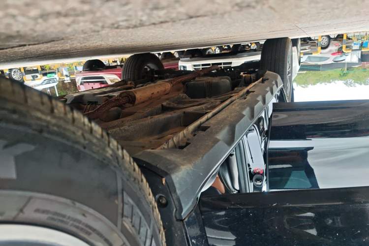 Used Geely Auto Vision X6 2018 1.4T CVT 4G Connected Luxury Version Right Side Sill