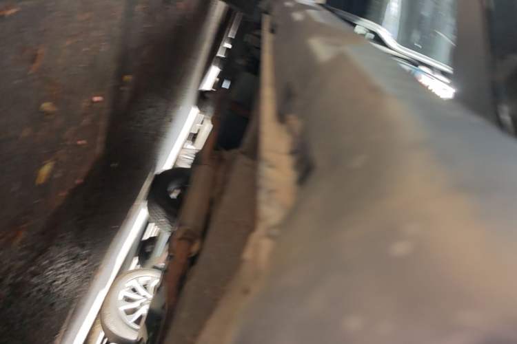 Used Geely Auto Vision X6 2018 1.8L Manual 4G Connect Luxury Edition Right Side Sill