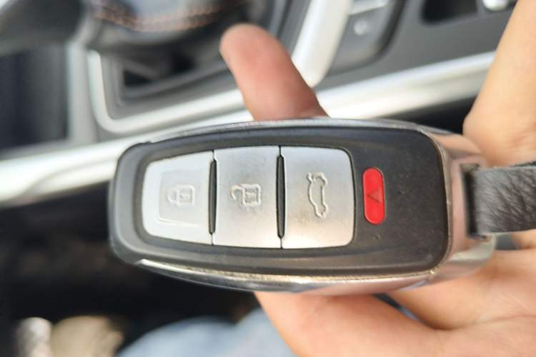 Used Geely Auto Vision X6 2018 1.4T CVT 4G Connected Luxury Version Vehicle Key