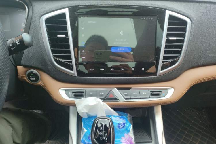 Used Geely Auto Vision X6 2018 1.4T CVT 4G Connected Flagship Edition Audio And AC Panel