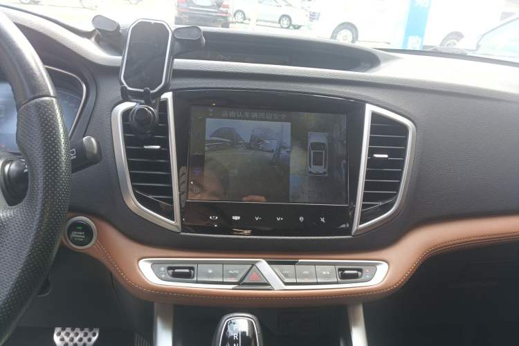 Used Geely Auto Vision X6 2018 1.4T CVT 4G Connected Flagship Edition Audio And AC Panel