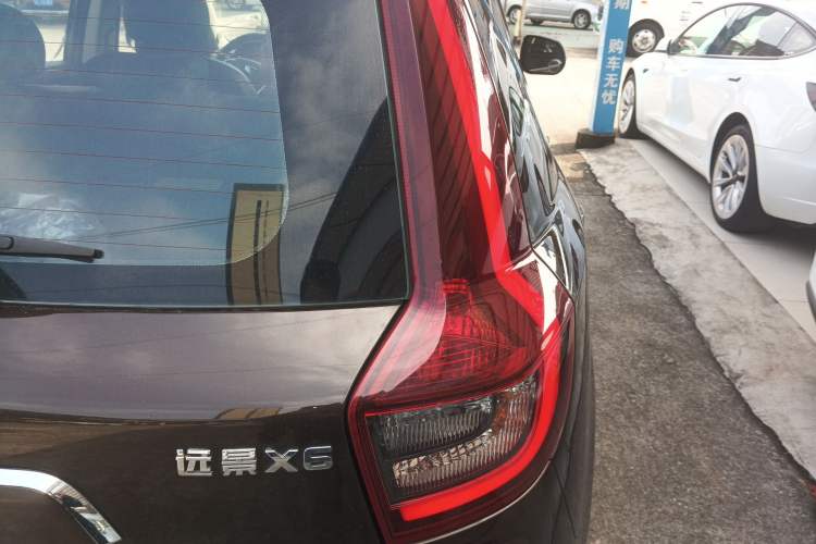 Used Geely Auto Vision X6 2018 1.4T CVT 4G Connected Flagship Edition Exterior 3