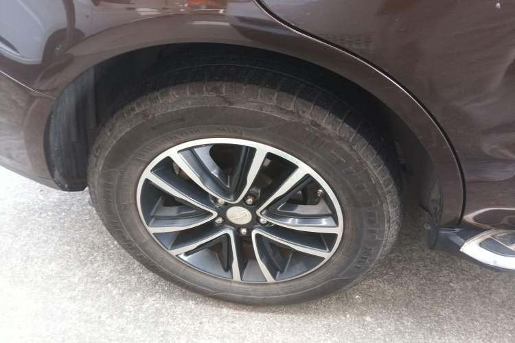 Used Geely Auto Vision X6 2018 1.4T CVT 4G Connected Flagship Edition Exterior 5