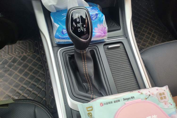 Used Geely Auto Vision X6 2018 1.4T CVT 4G Connected Flagship Edition Gear Lever