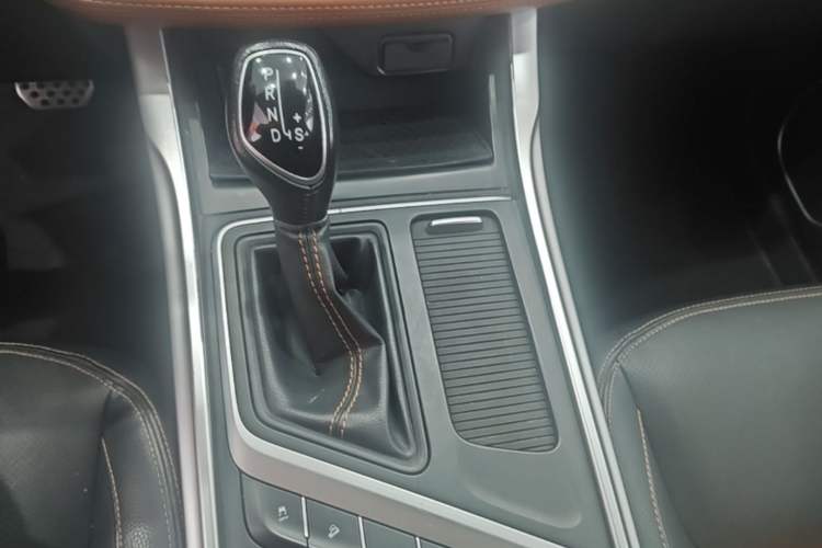 Used Geely Auto Vision X6 2018 1.4T CVT 4G Connected Luxury Version Gear Lever