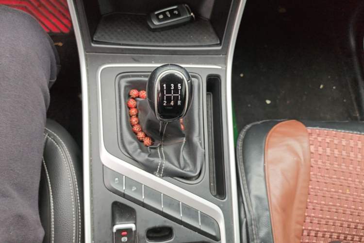 Used Geely Auto Vision X6 2018 1.8L Manual 4G Connect Luxury Edition Gear Lever