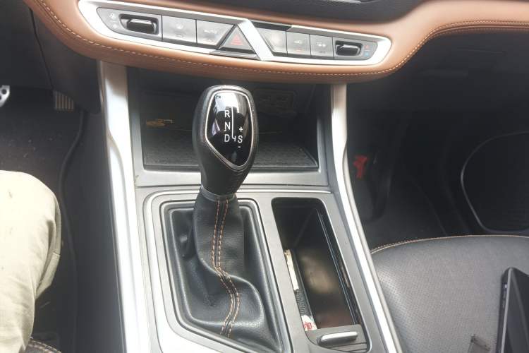 Used Geely Auto Vision X6 2018 1.4T CVT 4G Connected Flagship Edition Gear Lever