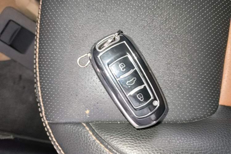 Used Geely Auto Vision X6 2018 1.4T CVT 4G Connected Flagship Edition Interior 1
