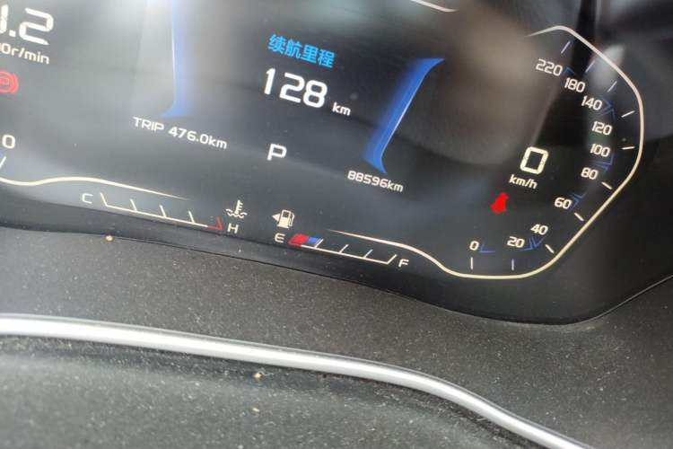 Used Geely Auto Vision X6 2018 1.4T CVT 4G Connected Flagship Edition Odometer Close Up