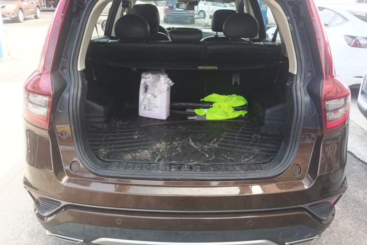Used Geely Auto Vision X6 2018 1.4T CVT 4G Connected Flagship Edition Trunk