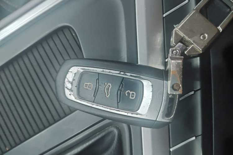 Used Geely Auto Vision X6 2018 1.4T CVT 4G Connected Luxury Version Vehicle Key