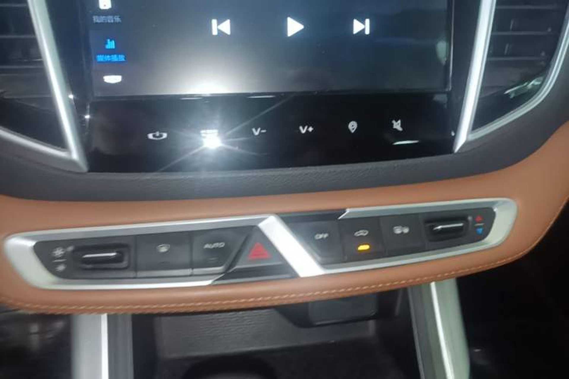 Used Geely Auto Vision X6 2018 1.4T CVT 4G Connected Flagship Edition Audio And AC Panel