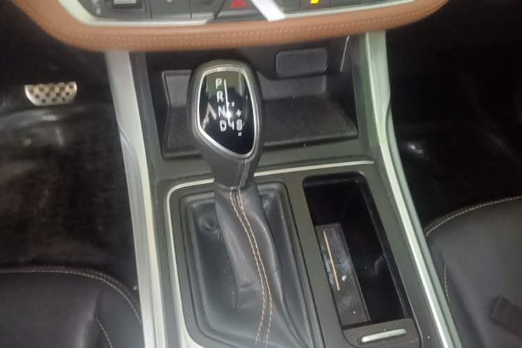 Used Geely Auto Vision X6 2018 1.4T CVT 4G Connected Flagship Edition Gear Lever