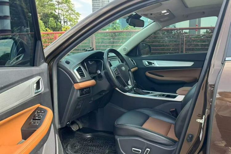 Used Geely Auto Vision X6 2018 1.4T CVT 4G Connected Flagship Edition Interior 2