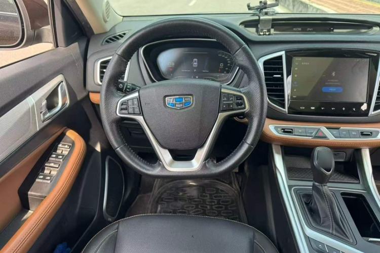 Used Geely Auto Vision X6 2018 1.4T CVT 4G Connected Flagship Edition Interior 3