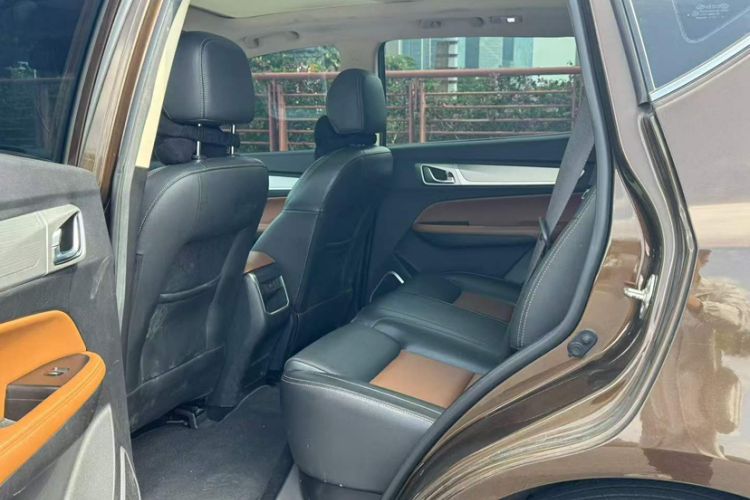 Used Geely Auto Vision X6 2018 1.4T CVT 4G Connected Flagship Edition Interior 4