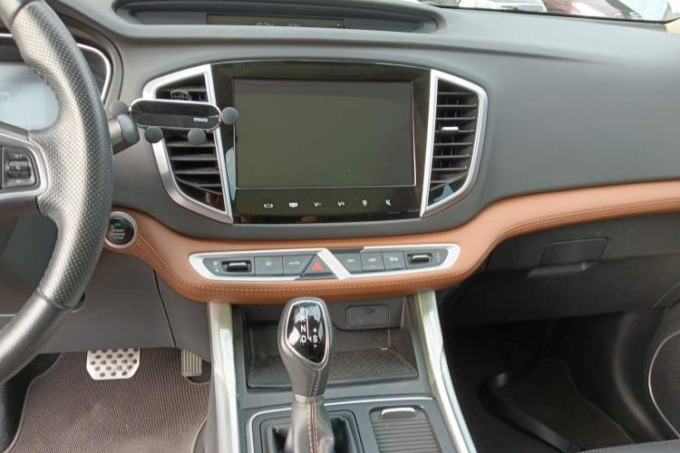 Used Geely Auto Vision X6 2018 1.4T CVT 4G Connected Flagship Edition Audio And AC Panel
