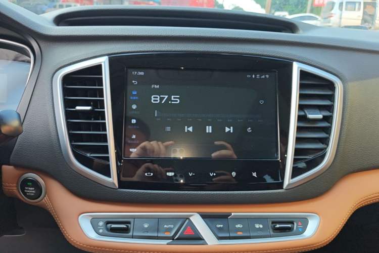 Used Geely Auto Vision X6 2018 1.4T CVT 4G Connected Flagship Edition Audio And AC Panel