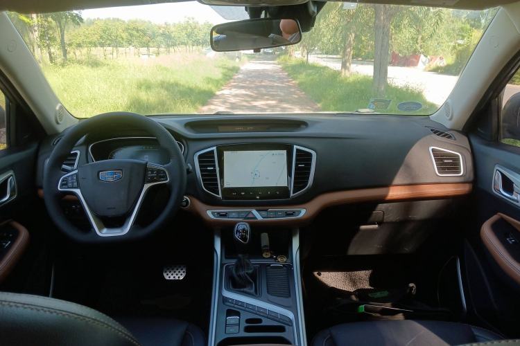 Used Geely Auto Vision X6 2018 1.4T CVT 4G Connected Flagship Edition Center Console