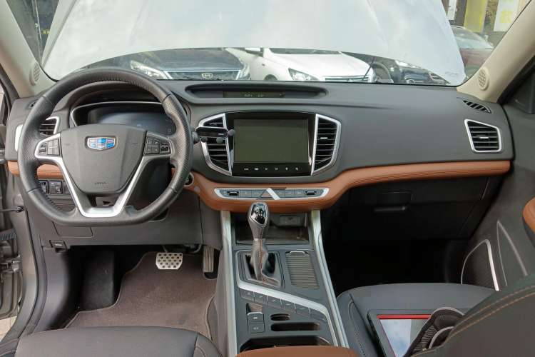 Used Geely Auto Vision X6 2018 1.4T CVT 4G Connected Flagship Edition Center Console
