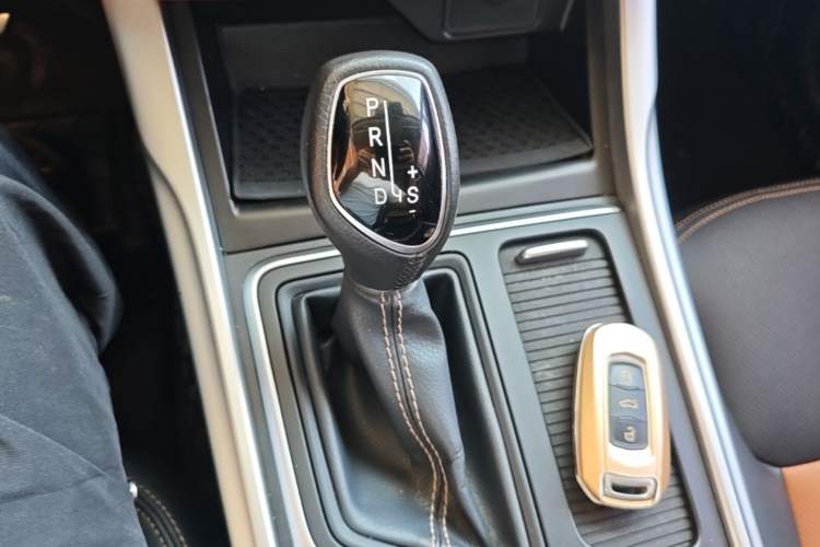 Used Geely Auto Vision X6 2018 1.4T CVT 4G Connected Luxury Version Gear Lever