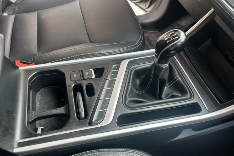 Used Geely Auto Vision X6 2018 1.8L Manual 4G Connect Luxury Edition Interior 2