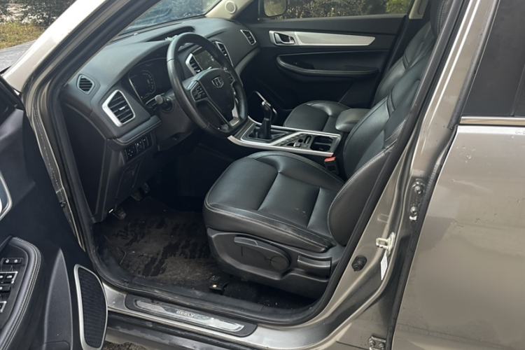 Used Geely Auto Vision X6 2018 1.8L Manual 4G Connect Luxury Edition Interior 4
