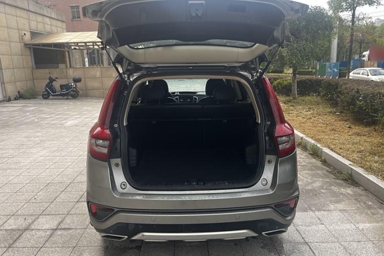 Used Geely Auto Vision X6 2018 1.8L Manual 4G Connect Luxury Edition Interior 8