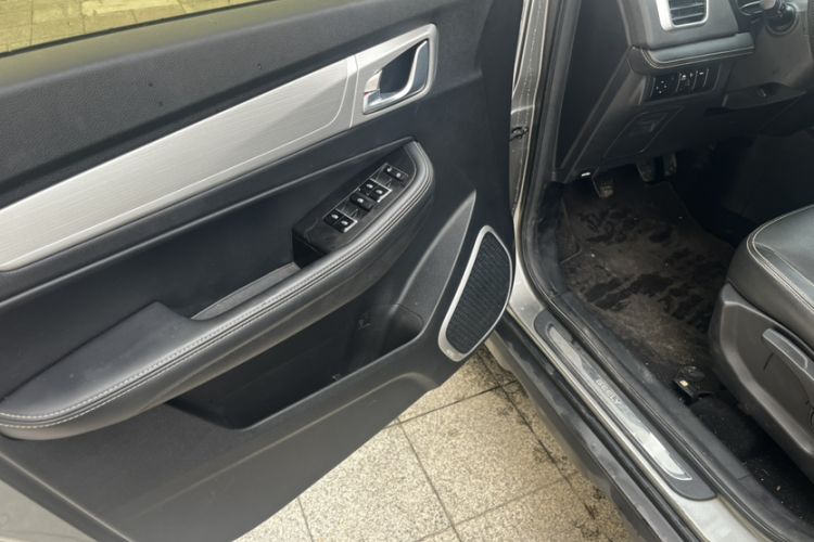 Used Geely Auto Vision X6 2018 1.8L Manual 4G Connect Luxury Edition Interior 9