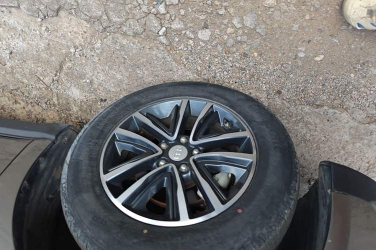 Used Geely Auto Vision X6 2018 1.4T CVT 4G Connected Flagship Edition Left Front Wheel Hub