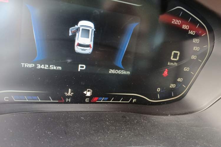 Used Geely Auto Vision X6 2018 1.4T CVT 4G Connected Flagship Edition Odometer Close Up